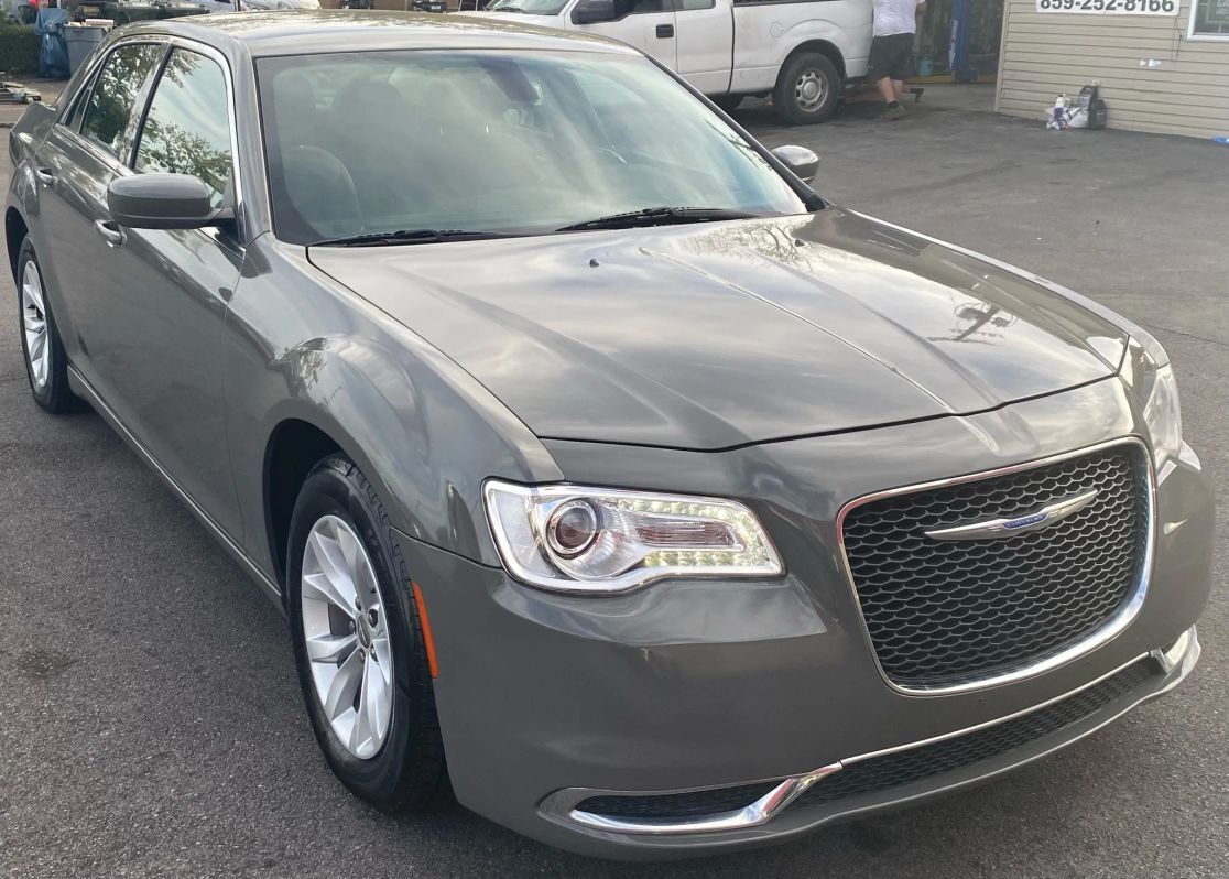 2018 CHRYSLER 300