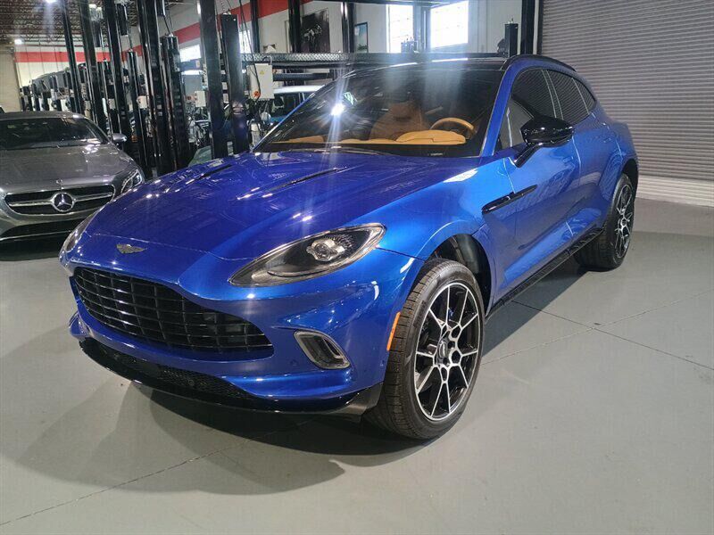 2021 ASTON MARTIN DBX