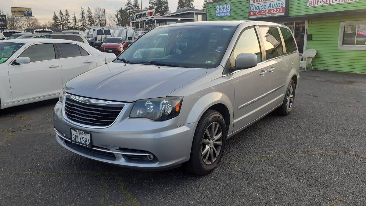 2015 CHRYSLER Town and Country