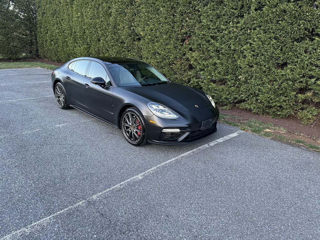 2018 PORSCHE Panamera