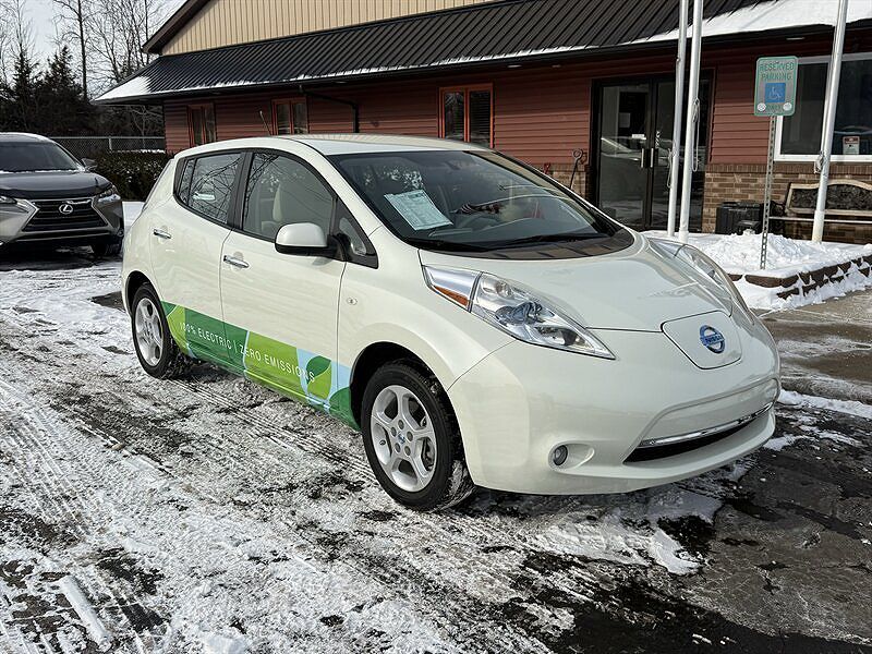 2011 NISSAN Leaf