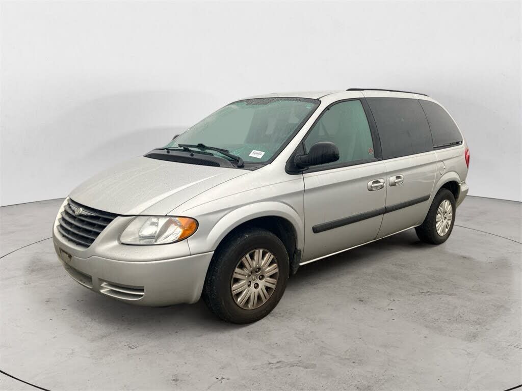 2005 CHRYSLER Town and Country