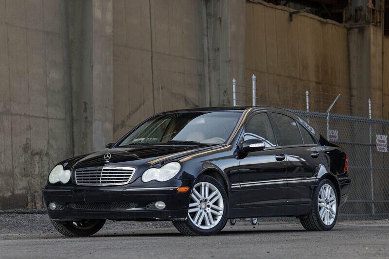 2004 MERCEDES-BENZ C-Class