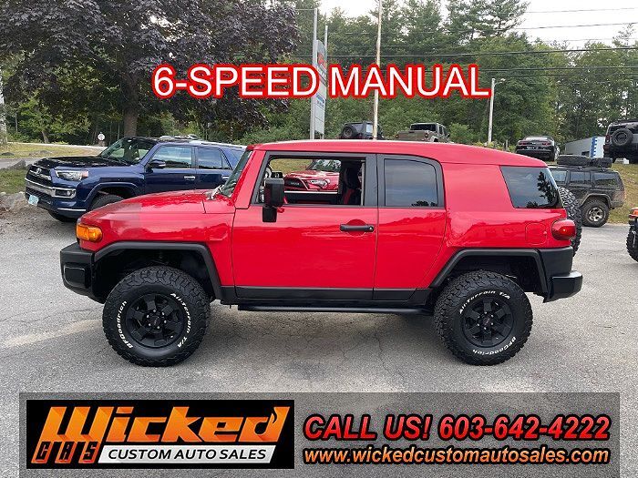 2012 TOYOTA FJ Cruiser