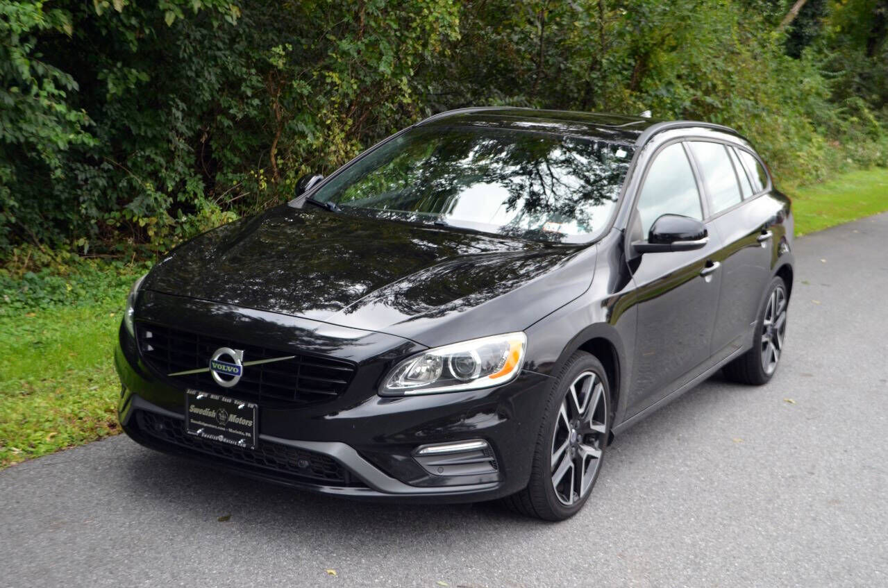 2017 VOLVO V60