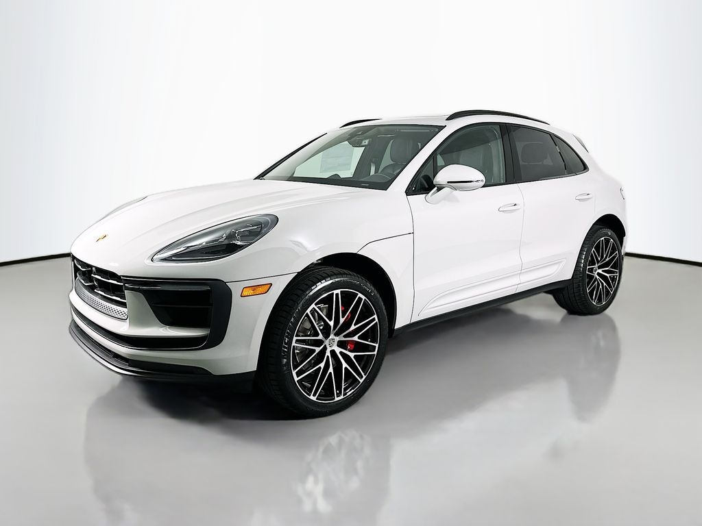 2026 PORSCHE Macan