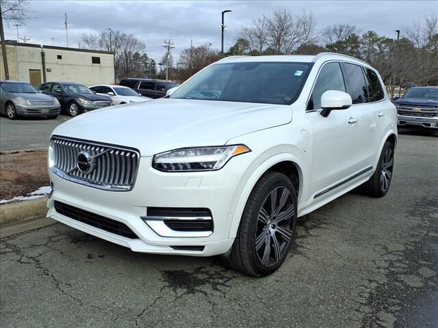 2022 VOLVO XC90