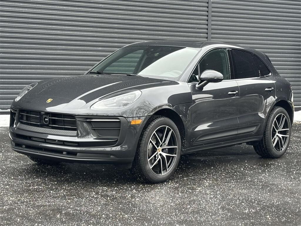 2026 PORSCHE Macan