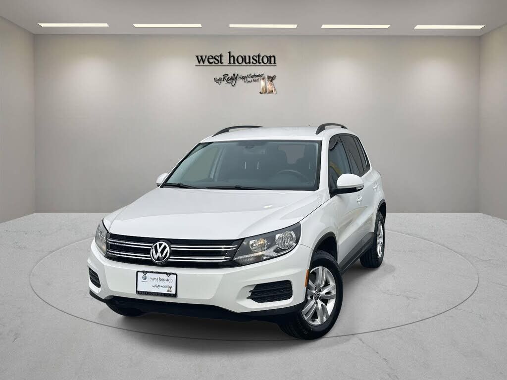 2017 VOLKSWAGEN Tiguan