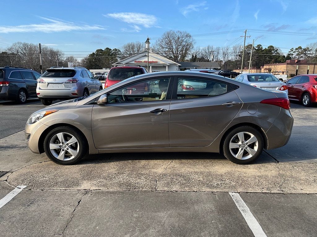 2013 HYUNDAI Elantra