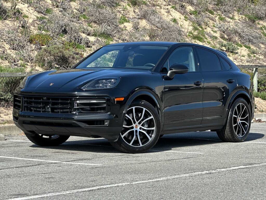 2025 PORSCHE Cayenne