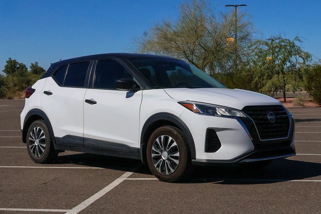 2022 NISSAN Kicks