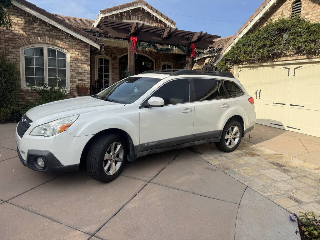 2013 SUBARU Outback