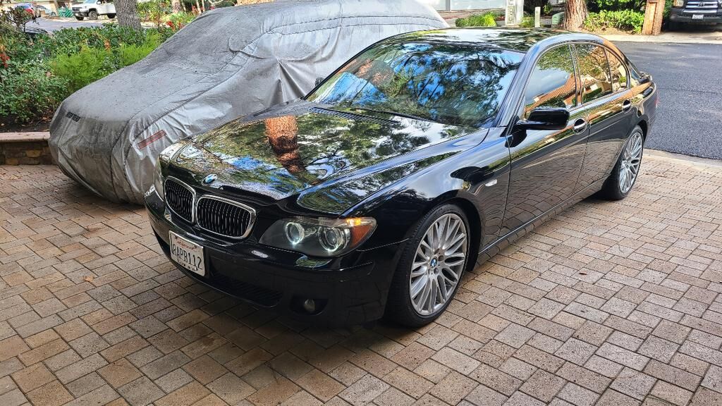 BMW 750i