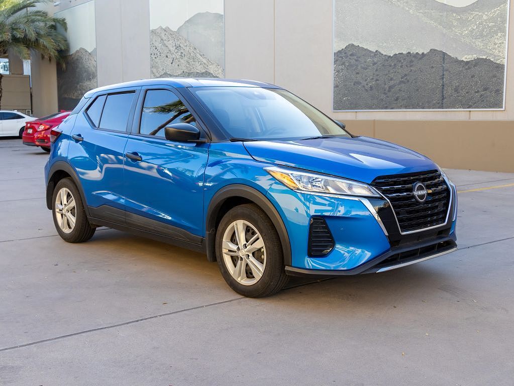 2023 NISSAN Kicks