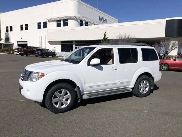2012 NISSAN Pathfinder