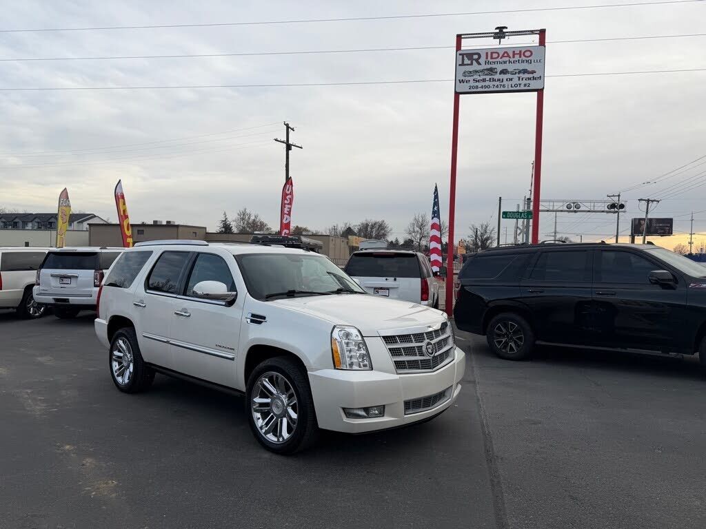 2011 CADILLAC Escalade