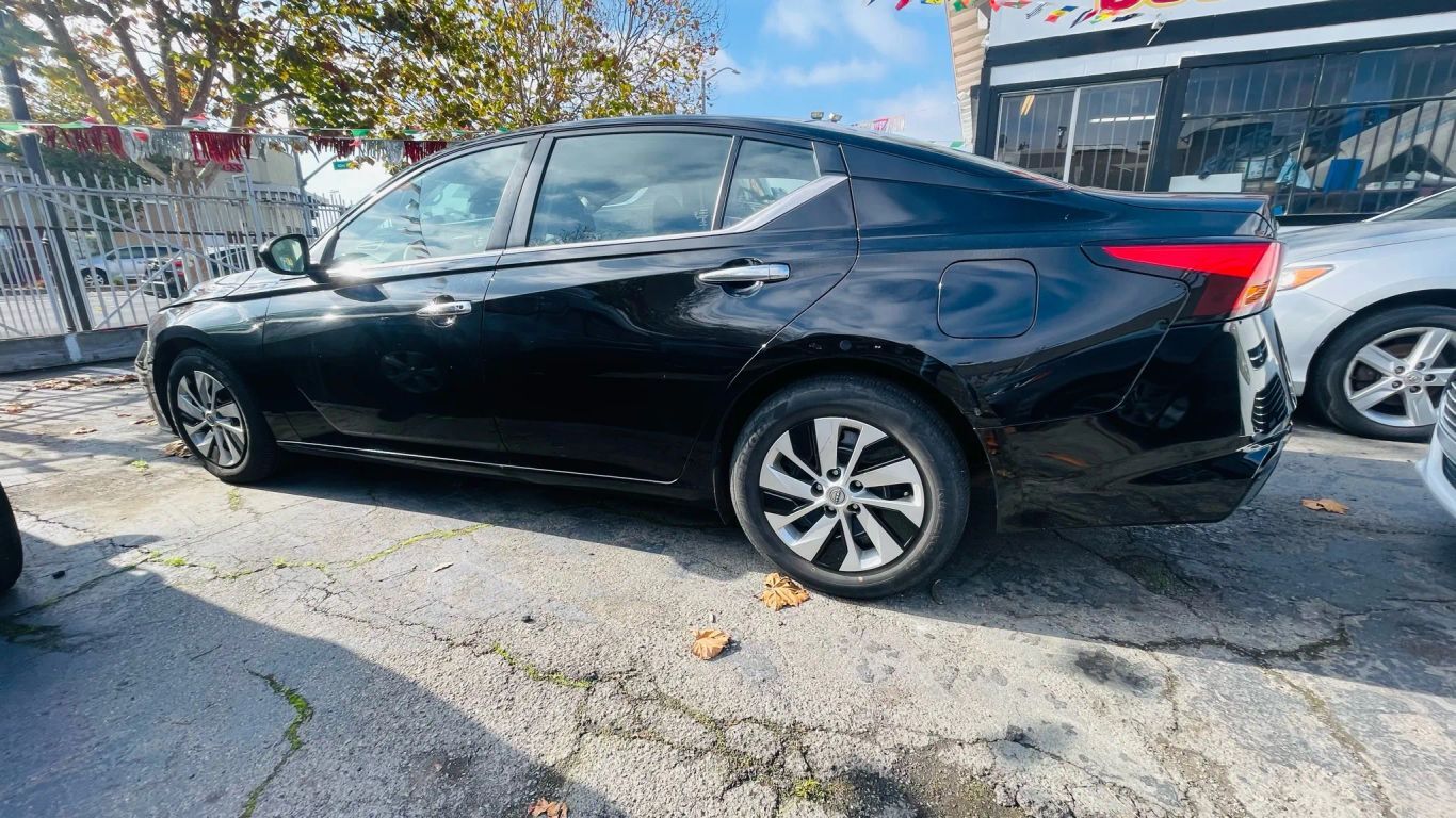 2023 NISSAN Altima