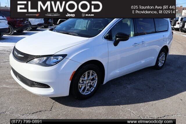 2024 CHRYSLER Voyager