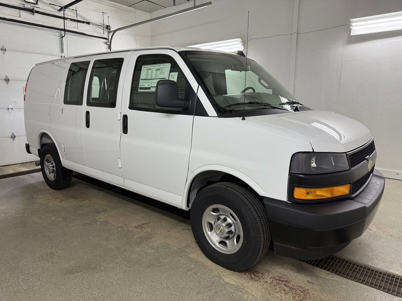 2025 CHEVROLET Express