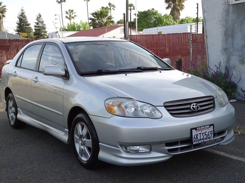 2004 TOYOTA Corolla