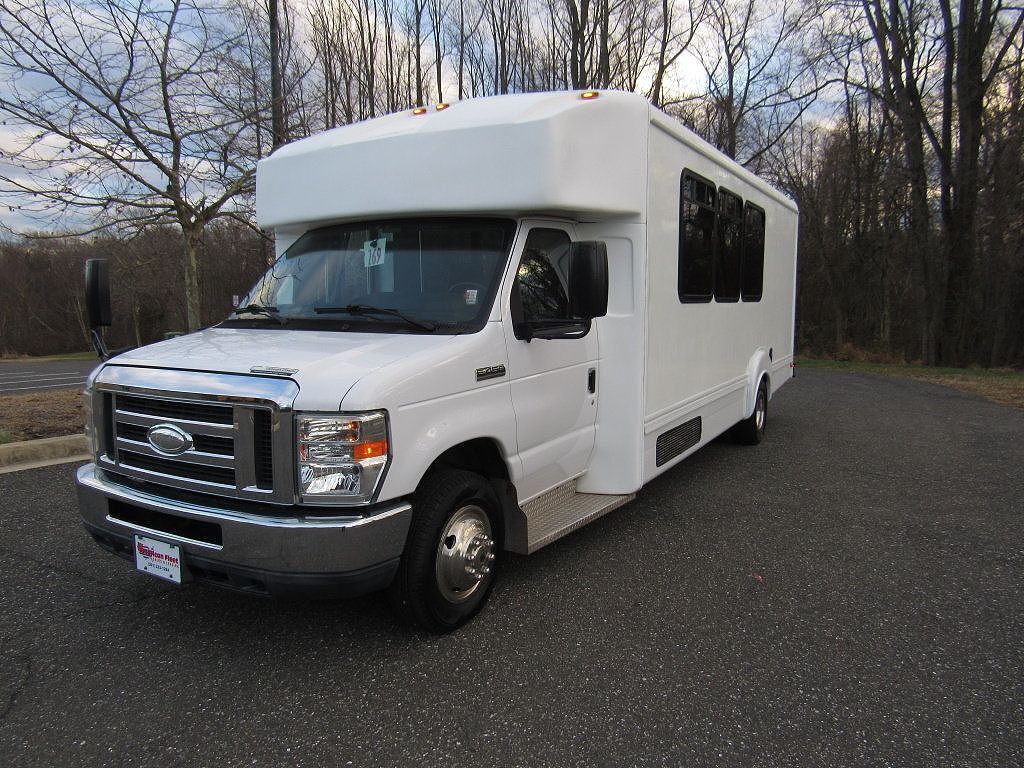 2015 FORD E-450