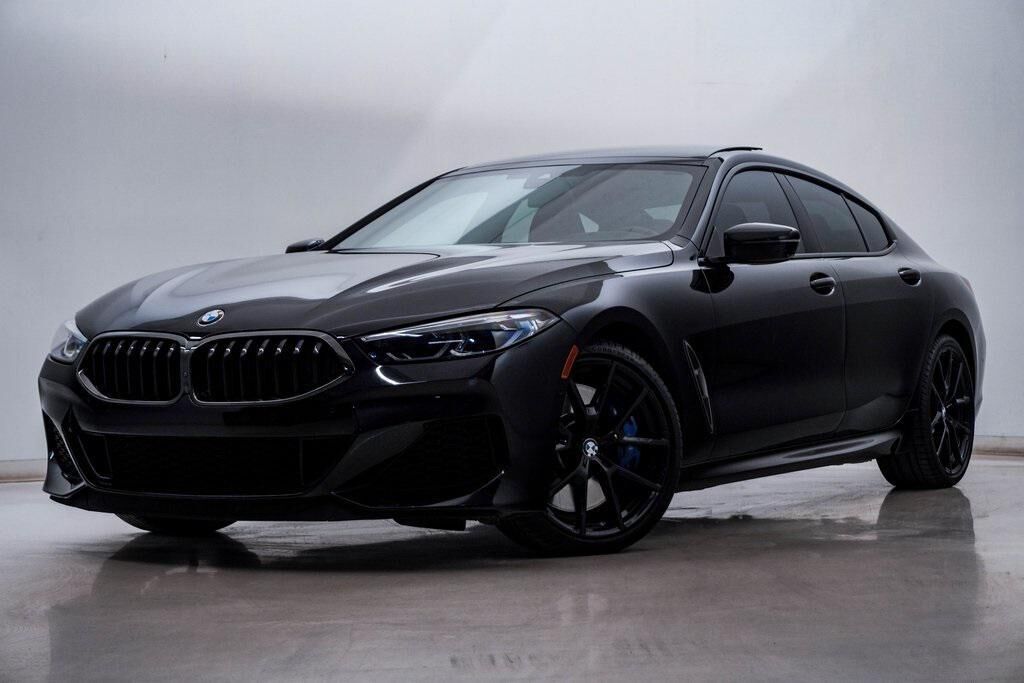 2022 BMW M8