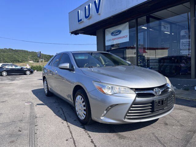 2017 TOYOTA Camry