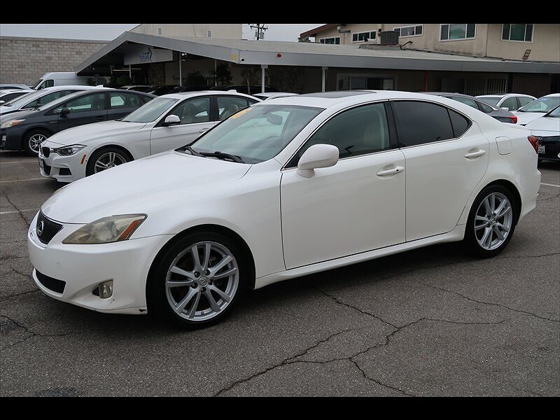 Lexus IS