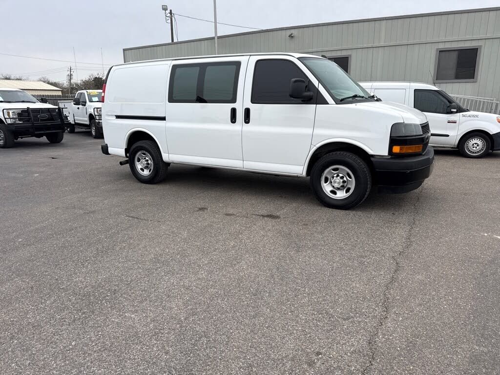 2020 CHEVROLET Express