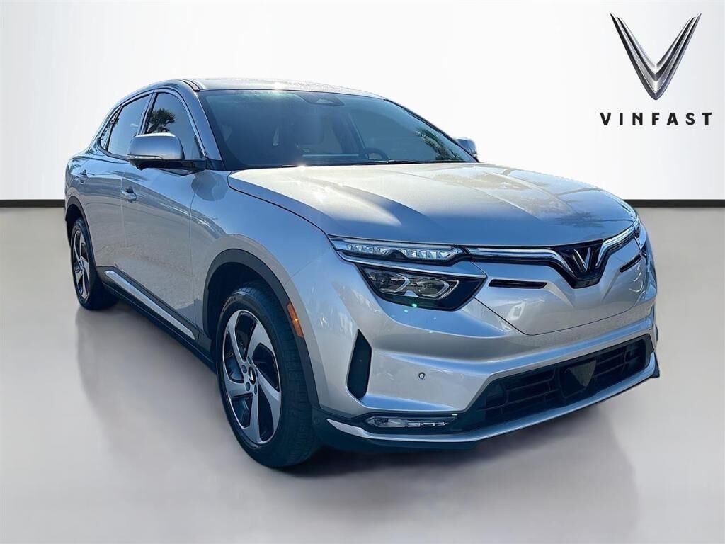 2025 VINFAST VF 8