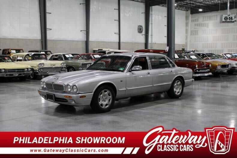 2002 JAGUAR Vanden Plas