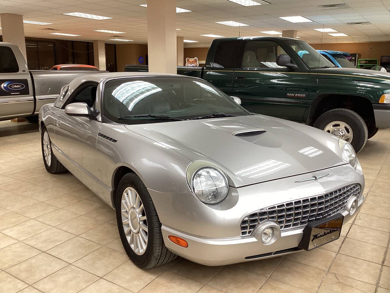 2004 FORD Thunderbird