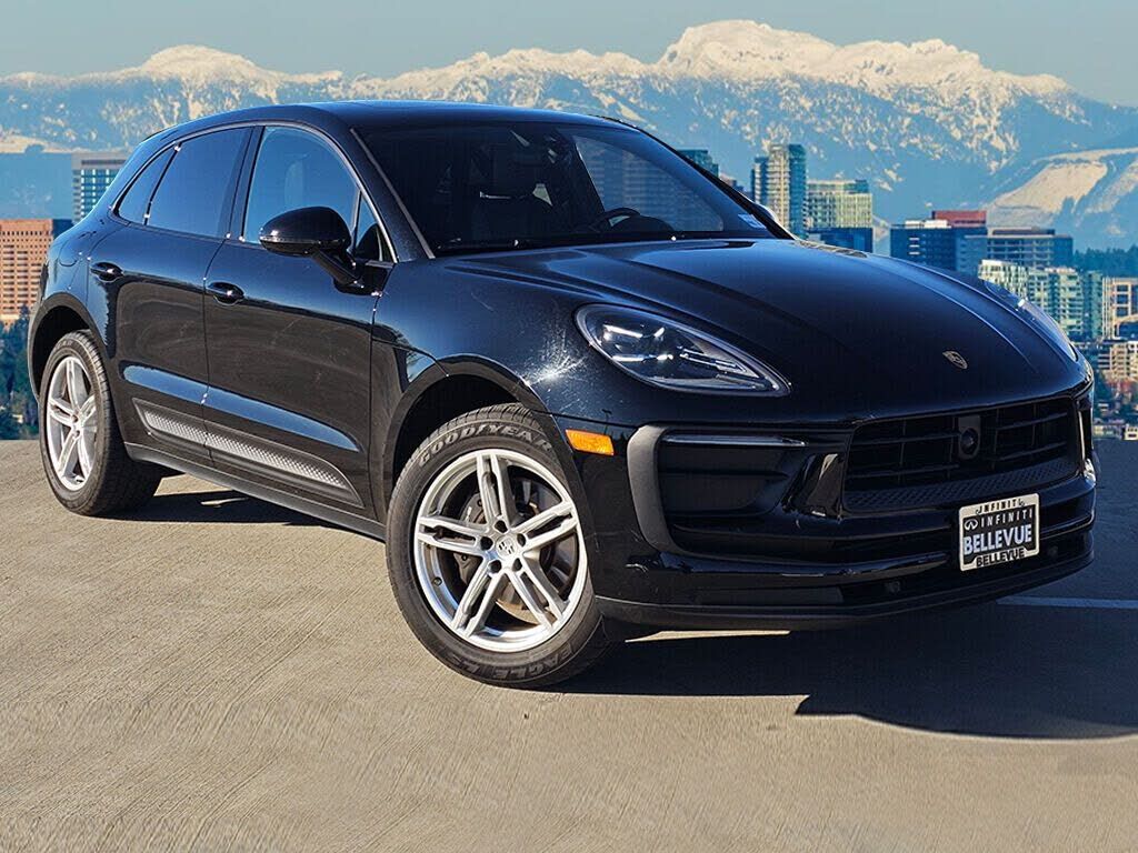 2024 PORSCHE Macan