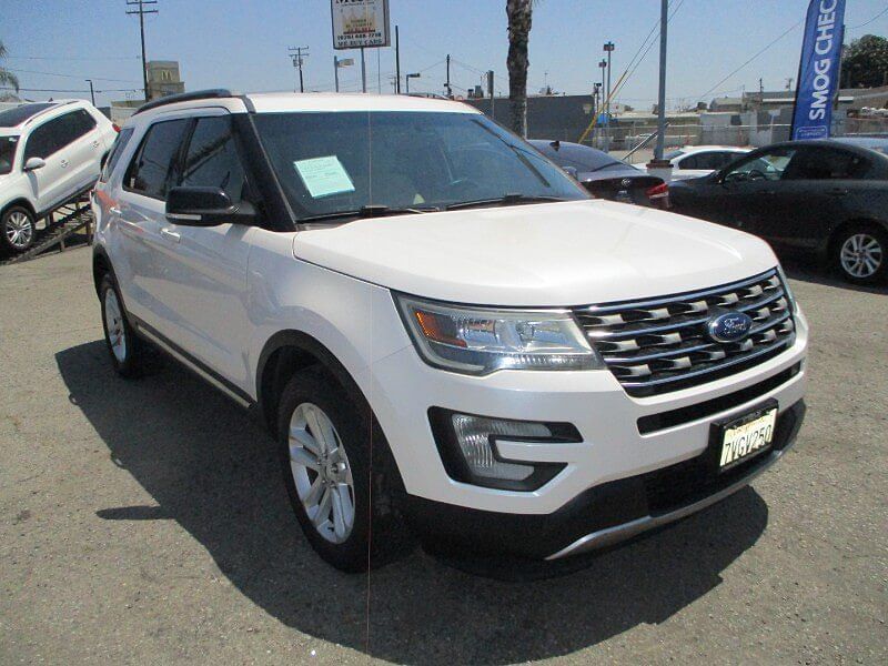 2017 FORD Explorer