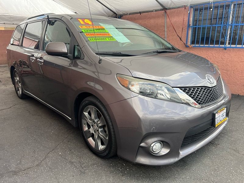 2014 TOYOTA Sienna