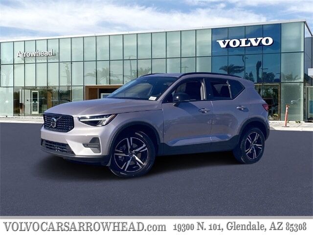 2026 VOLVO XC40