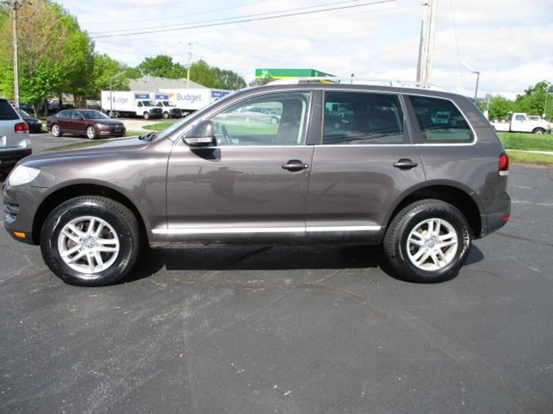 2010 VOLKSWAGEN Touareg