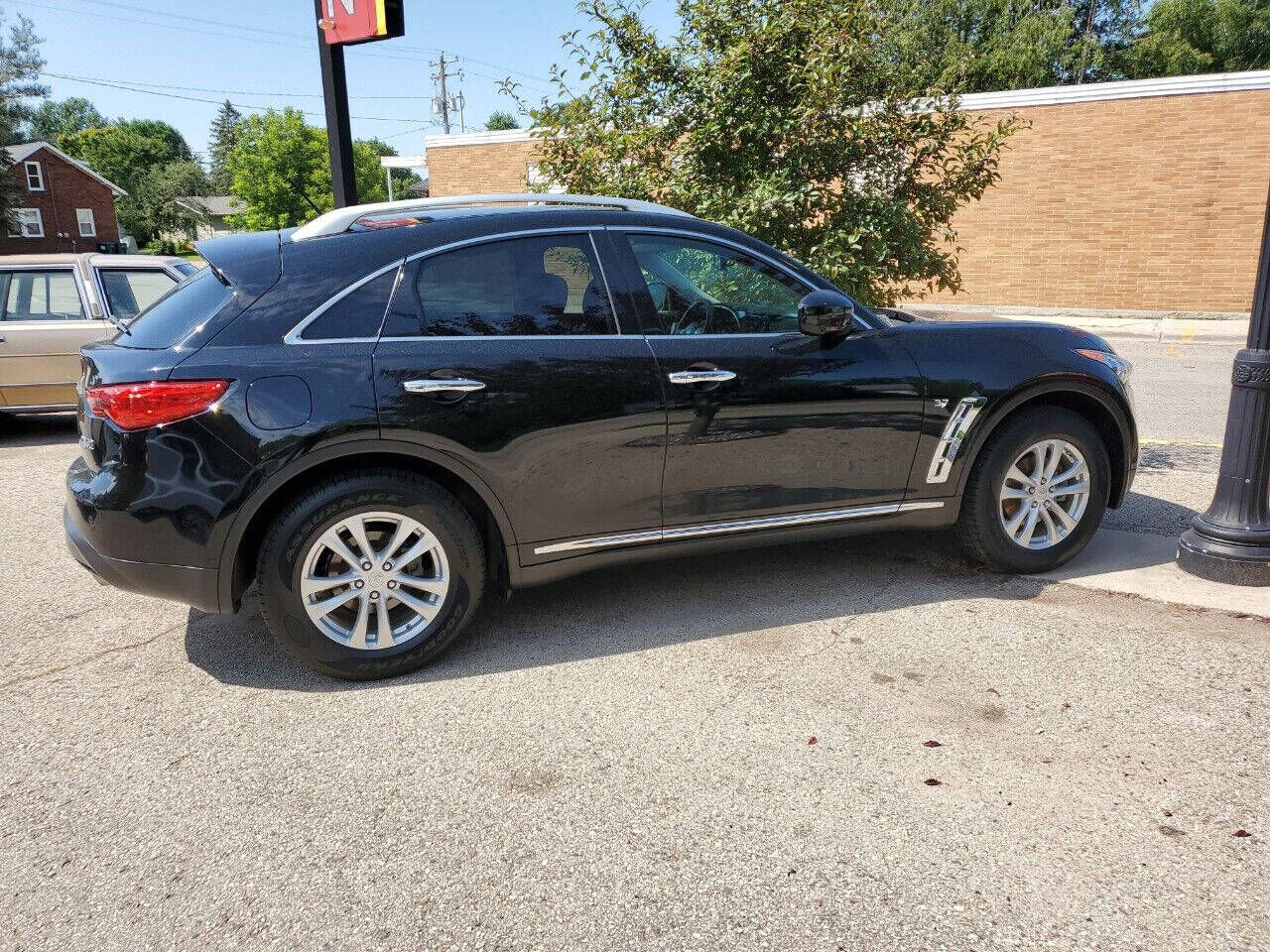 2014 INFINITI QX70
