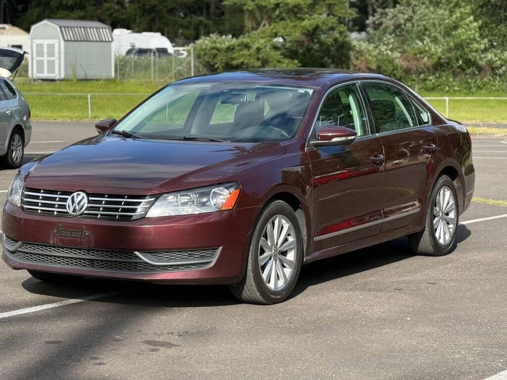 2012 VOLKSWAGEN Passat