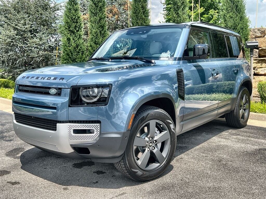 2025 LAND ROVER Defender