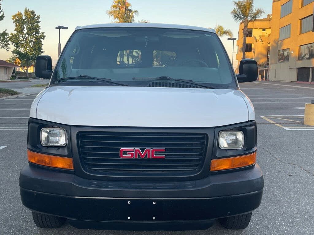 GMC Savana