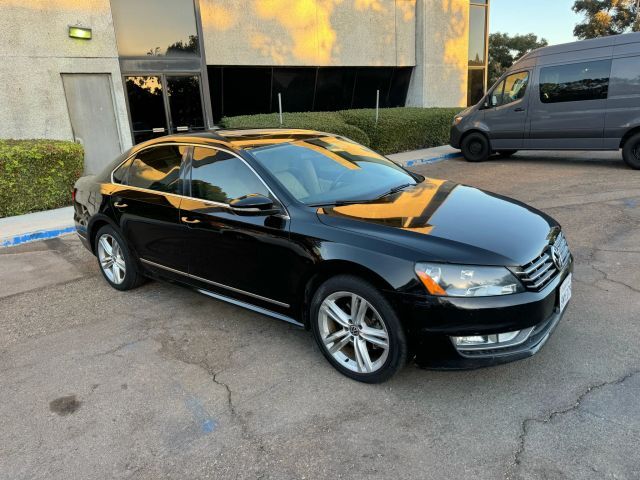 2012 VOLKSWAGEN Passat