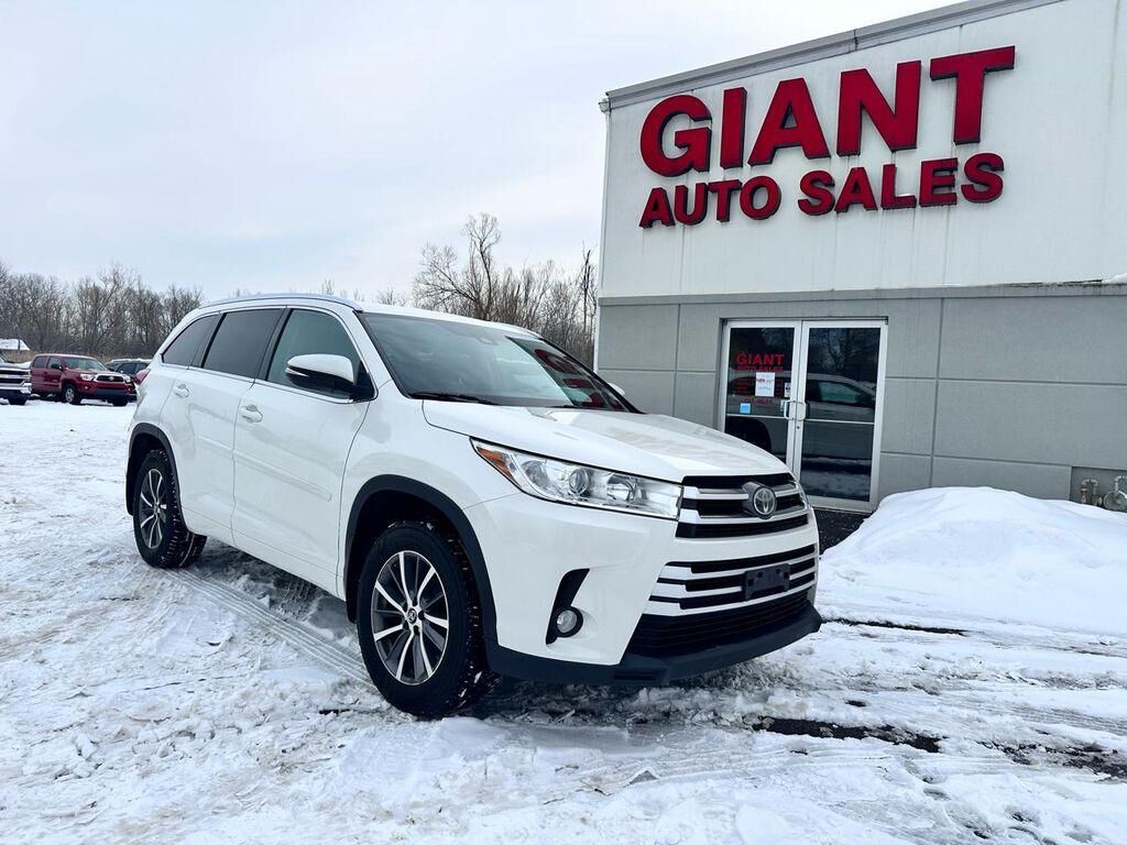 2017 TOYOTA Highlander