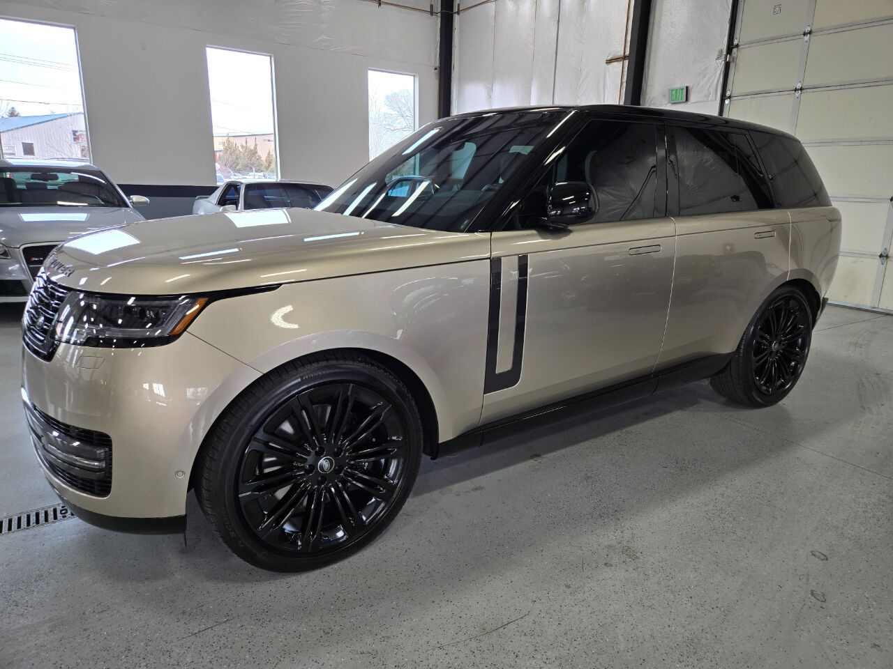 2025 LAND ROVER Range Rover