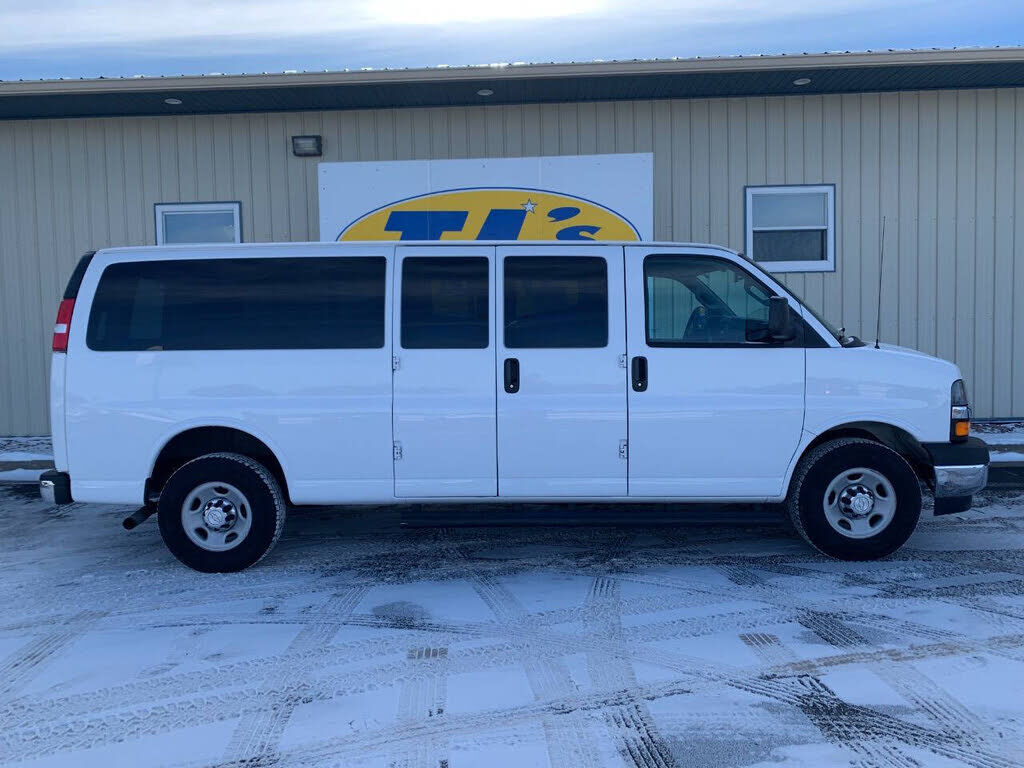 2017 CHEVROLET Express