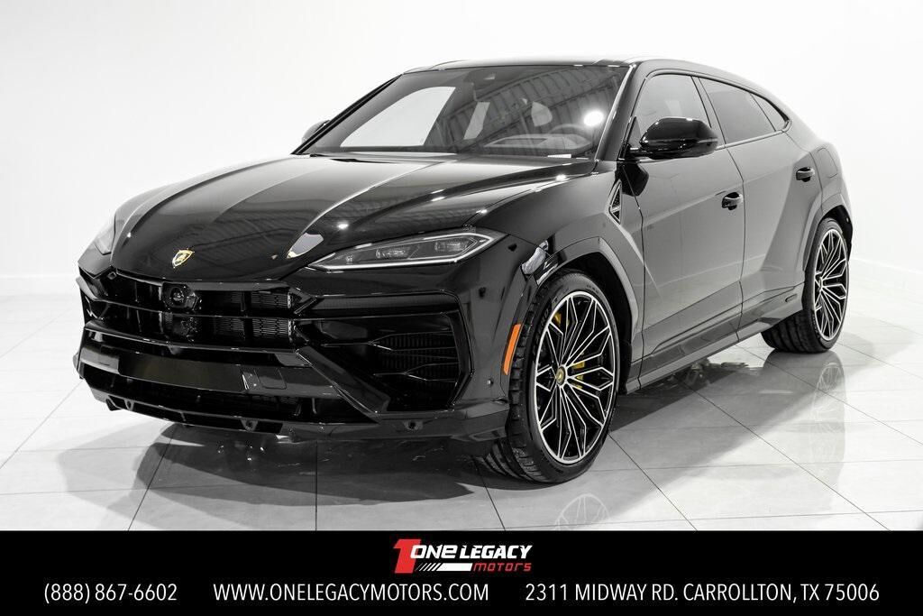 2025 LAMBORGHINI URUS