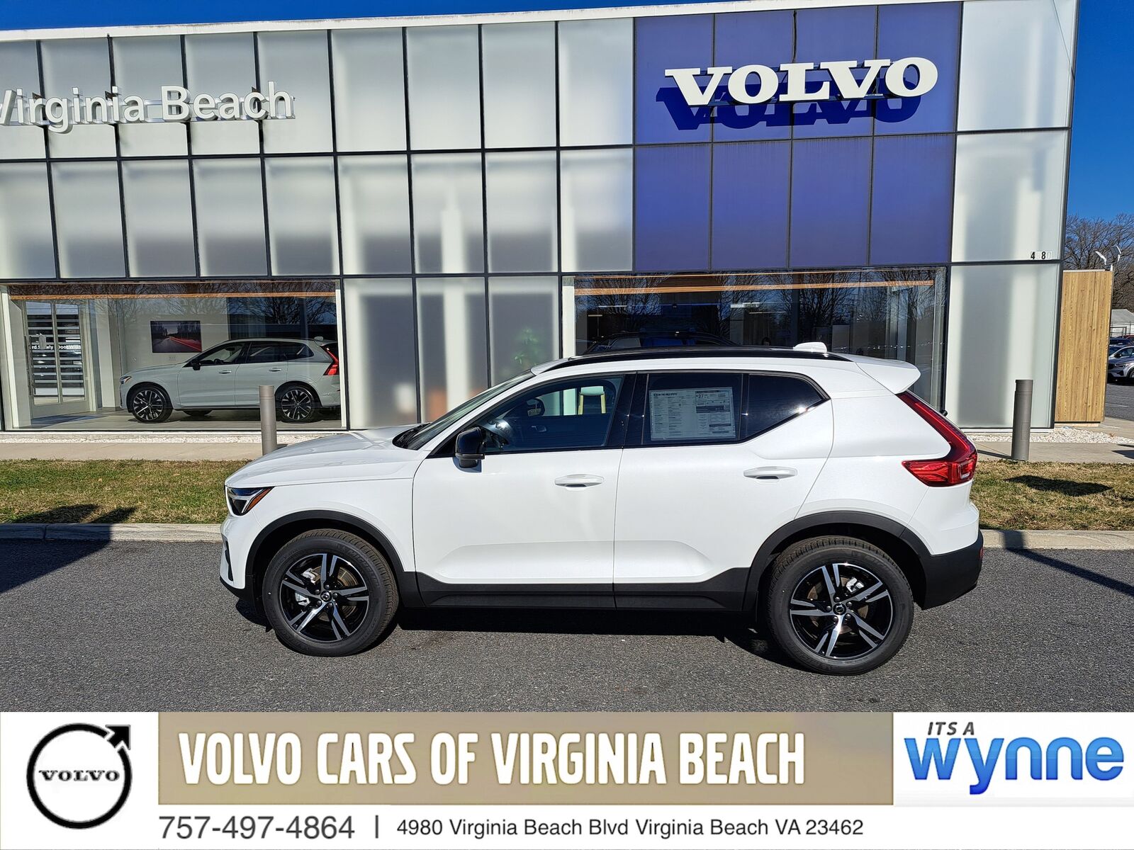 2026 VOLVO XC40