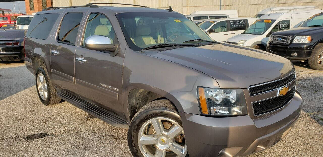 2013 CHEVROLET Suburban