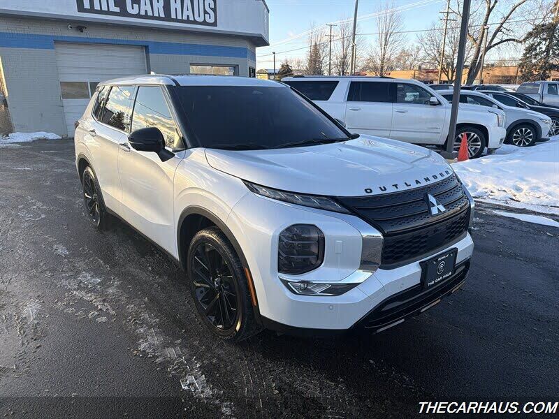 2024 MITSUBISHI Outlander